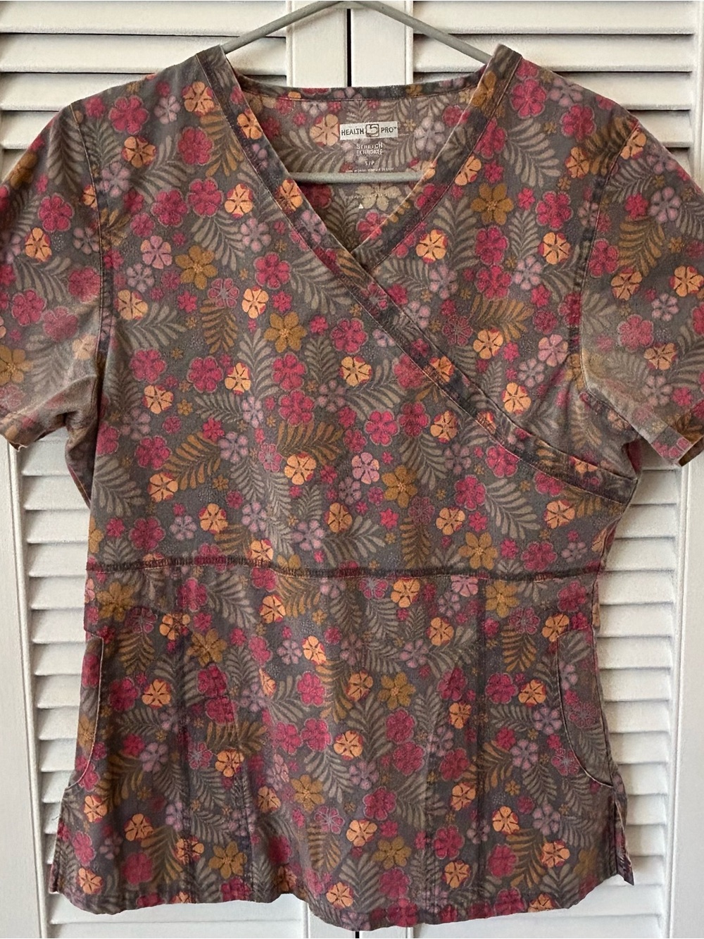 Bundle of 2 - Floral Wrap-Style Scrub Top in Grey & Pink and Pink Cheetah Print